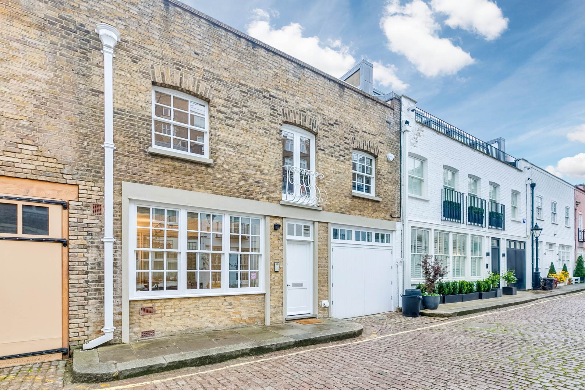 House Ennismore Mews in City of Westminster