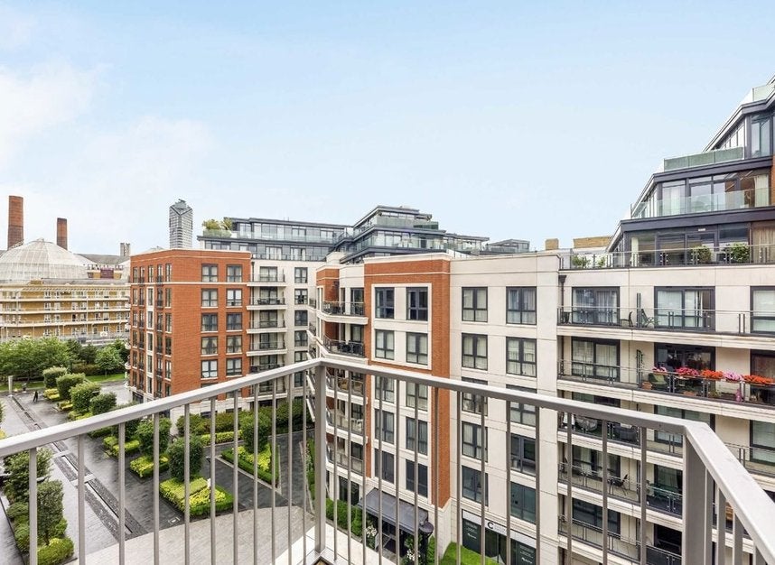 Flat Park Street in Greater London