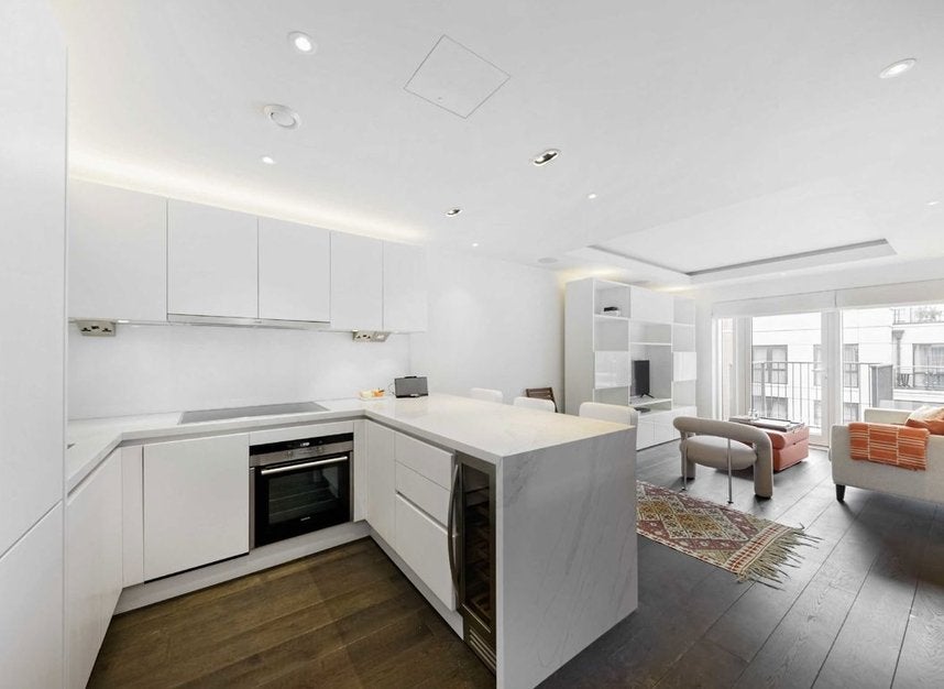 Flat Park Street in Greater London