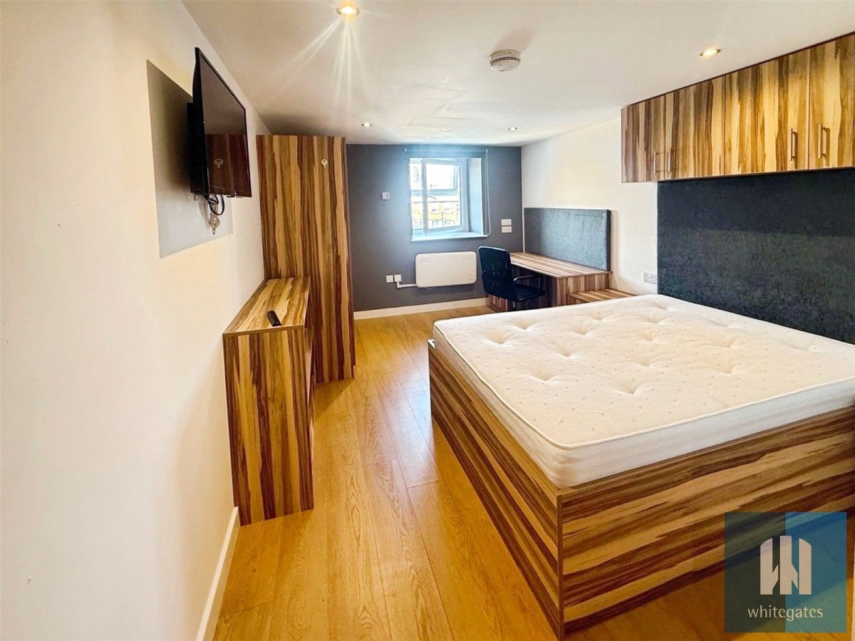 Flat Kirkgate in Kirklees