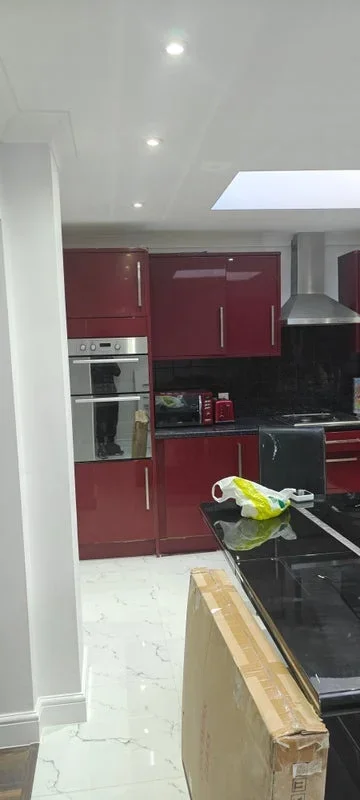 Room Shaftesbury Avenue in Greater London