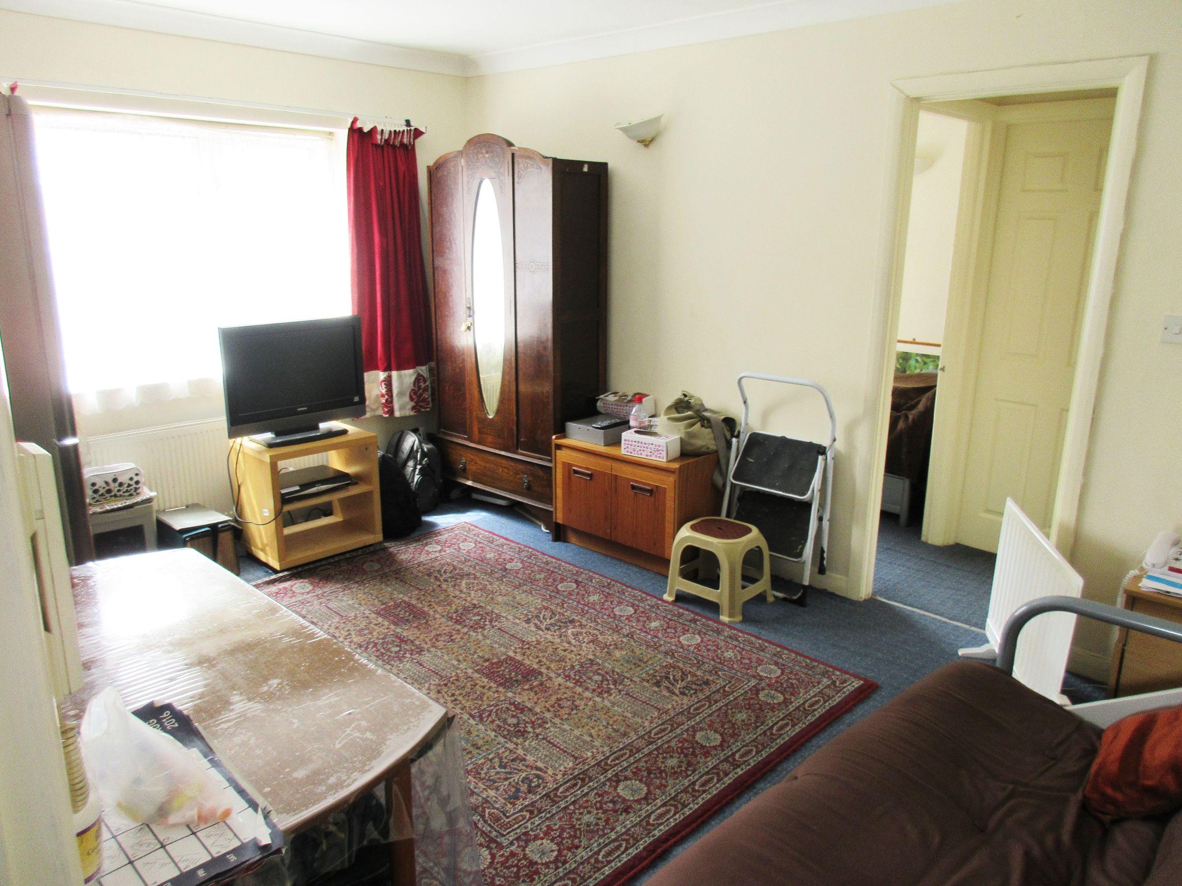 Flat Greenford Road in Greater London