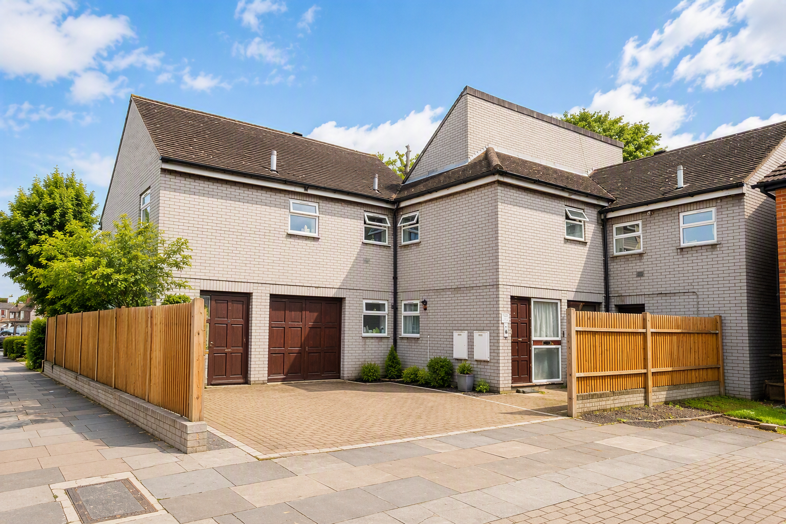 Flat Greenford Road in Greater London