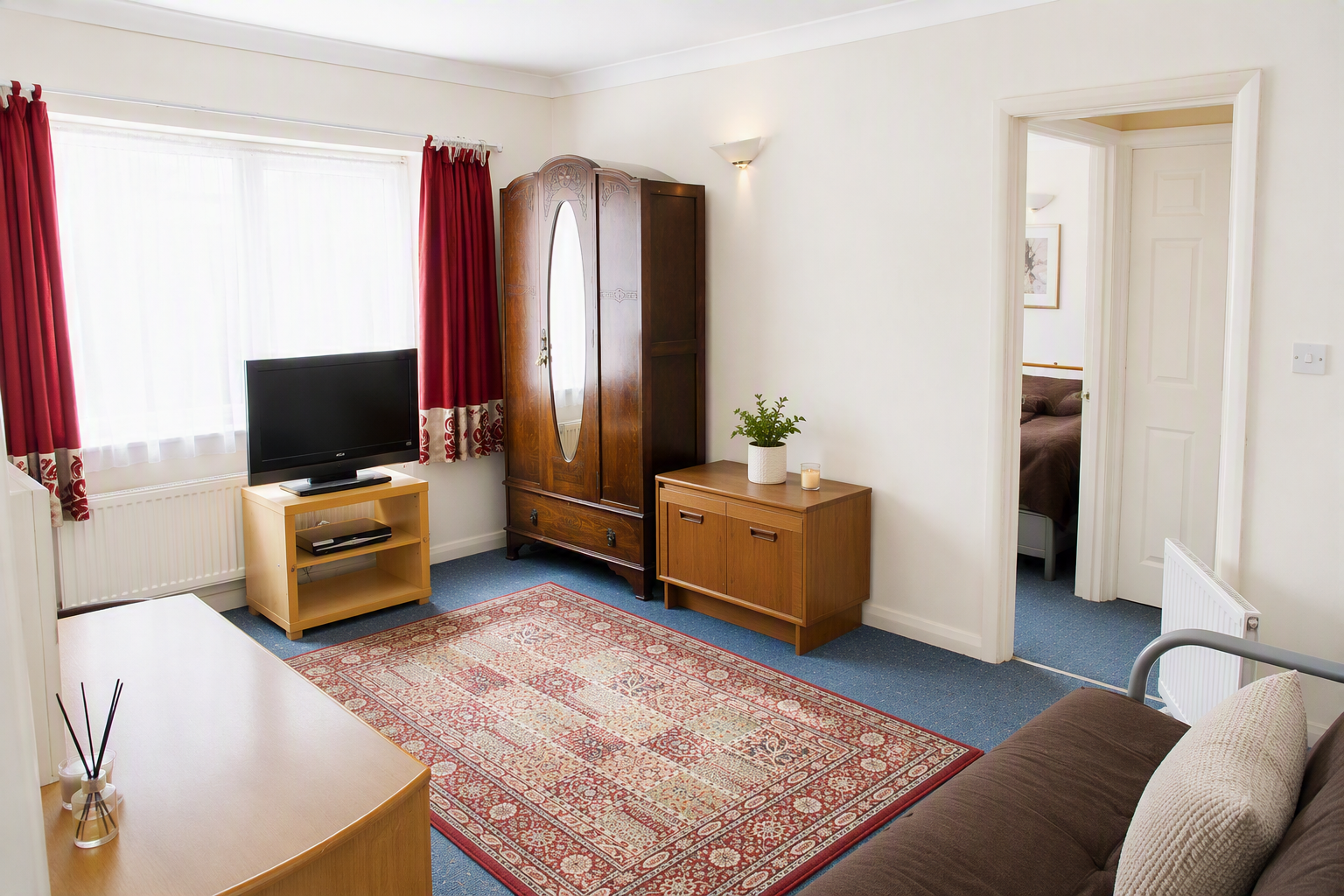 Flat Greenford Road in Greater London