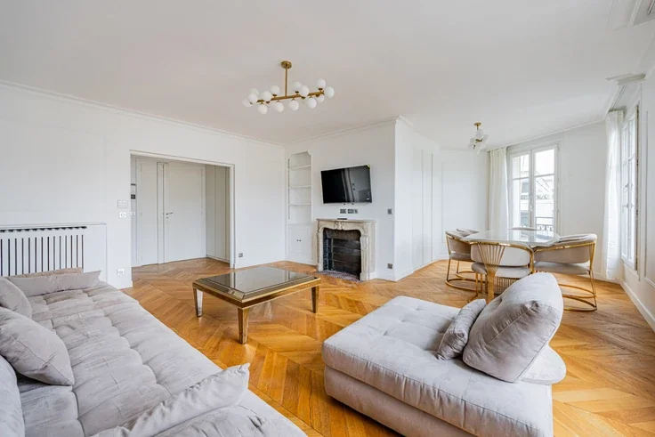 Appartement Avenue Montaigne à Paris