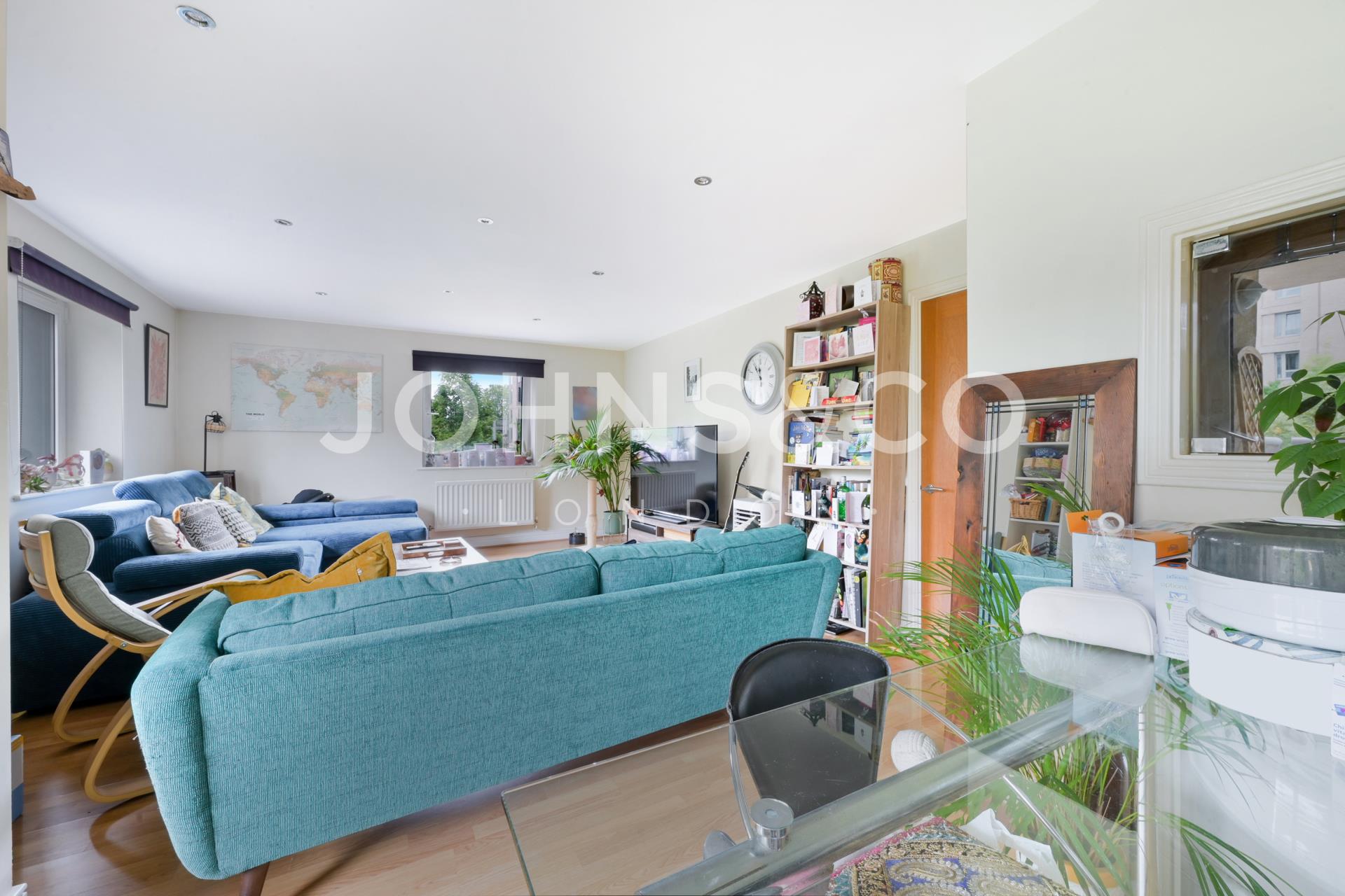 Flat Booth Road in Greater London