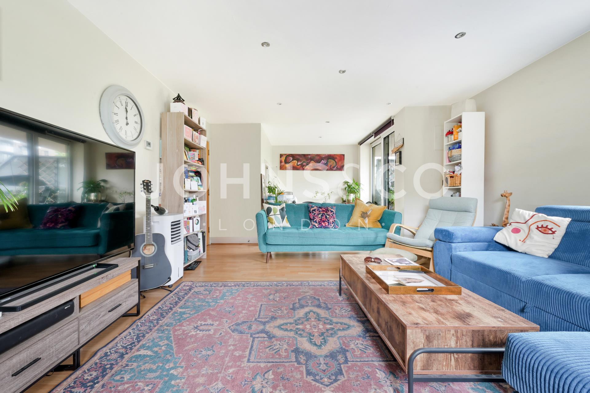 Flat Booth Road in Greater London