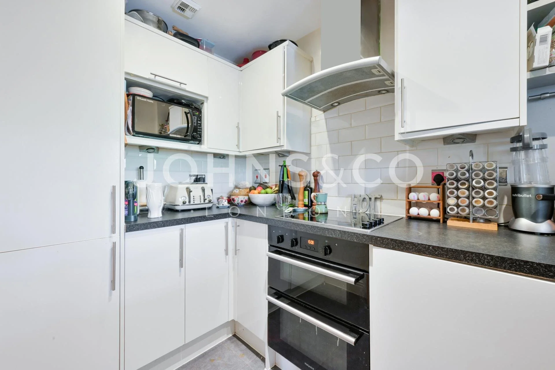 Flat Booth Road in Greater London
