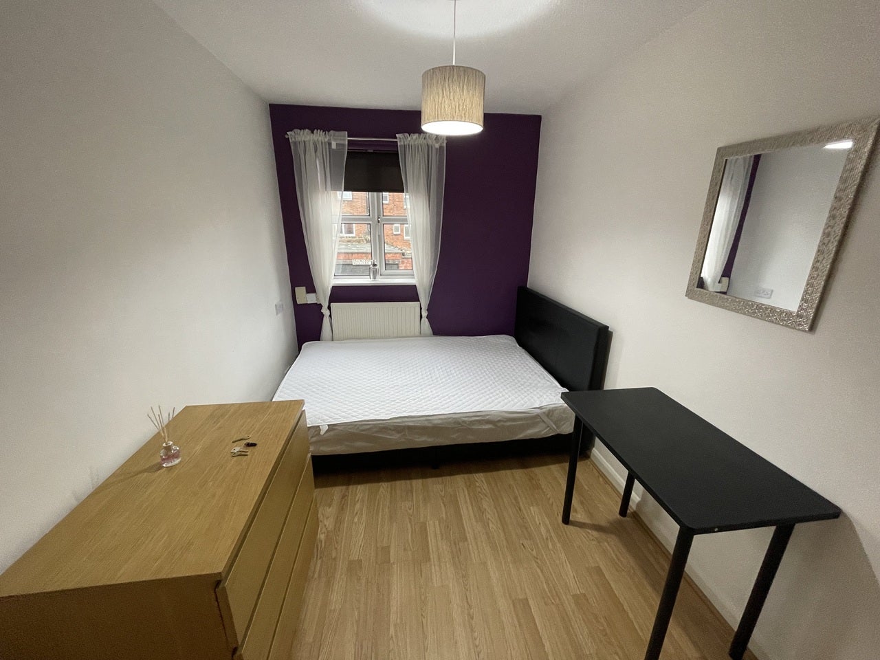 Room Peveril Street in Nottingham