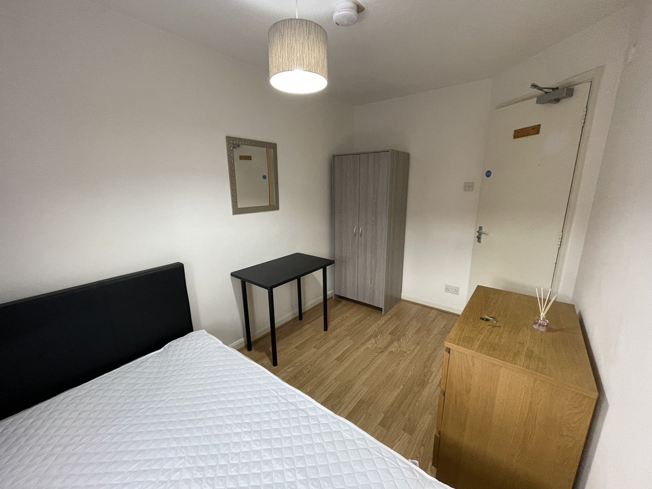 Room Peveril Street in Nottingham