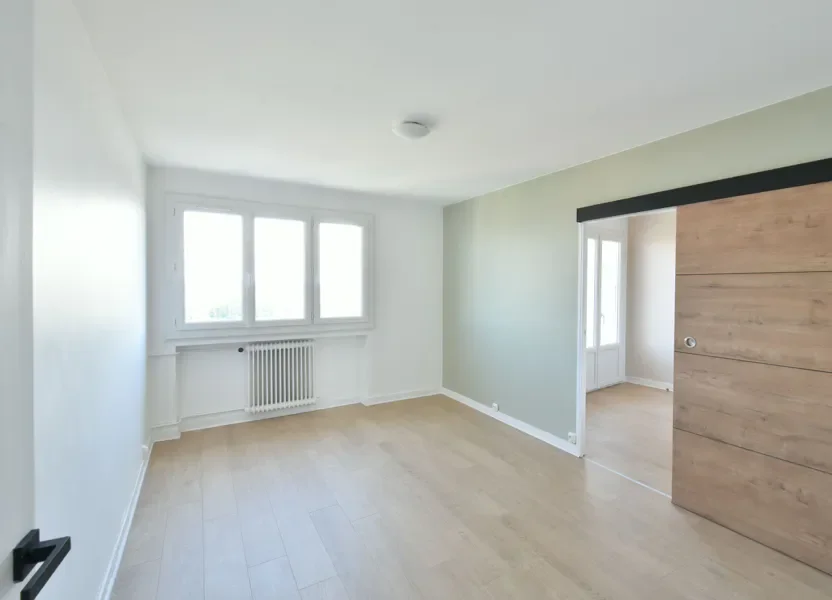 Flat Rue Saint-Exupéry in Oullins-Pierre-Bénite