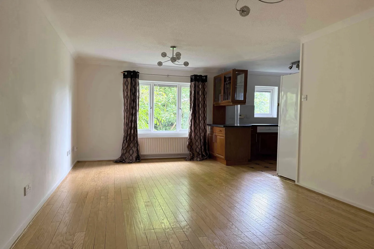 Flat Willow Close in Mole Valley