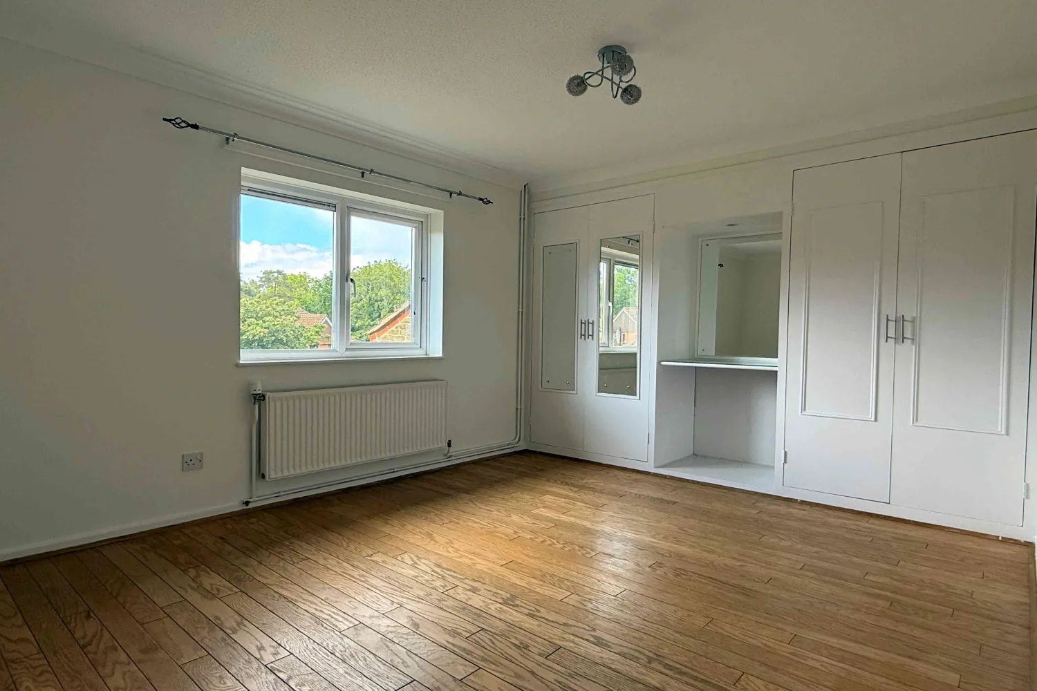 Flat Willow Close in Mole Valley
