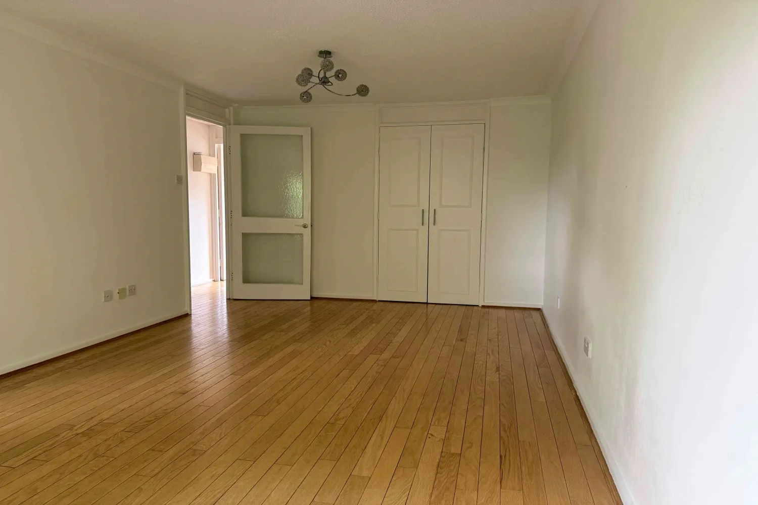 Flat Willow Close in Mole Valley