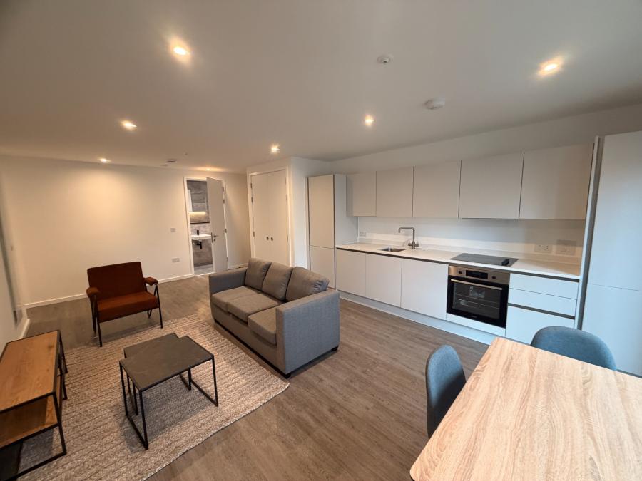 Flat Trinity Way in Salford