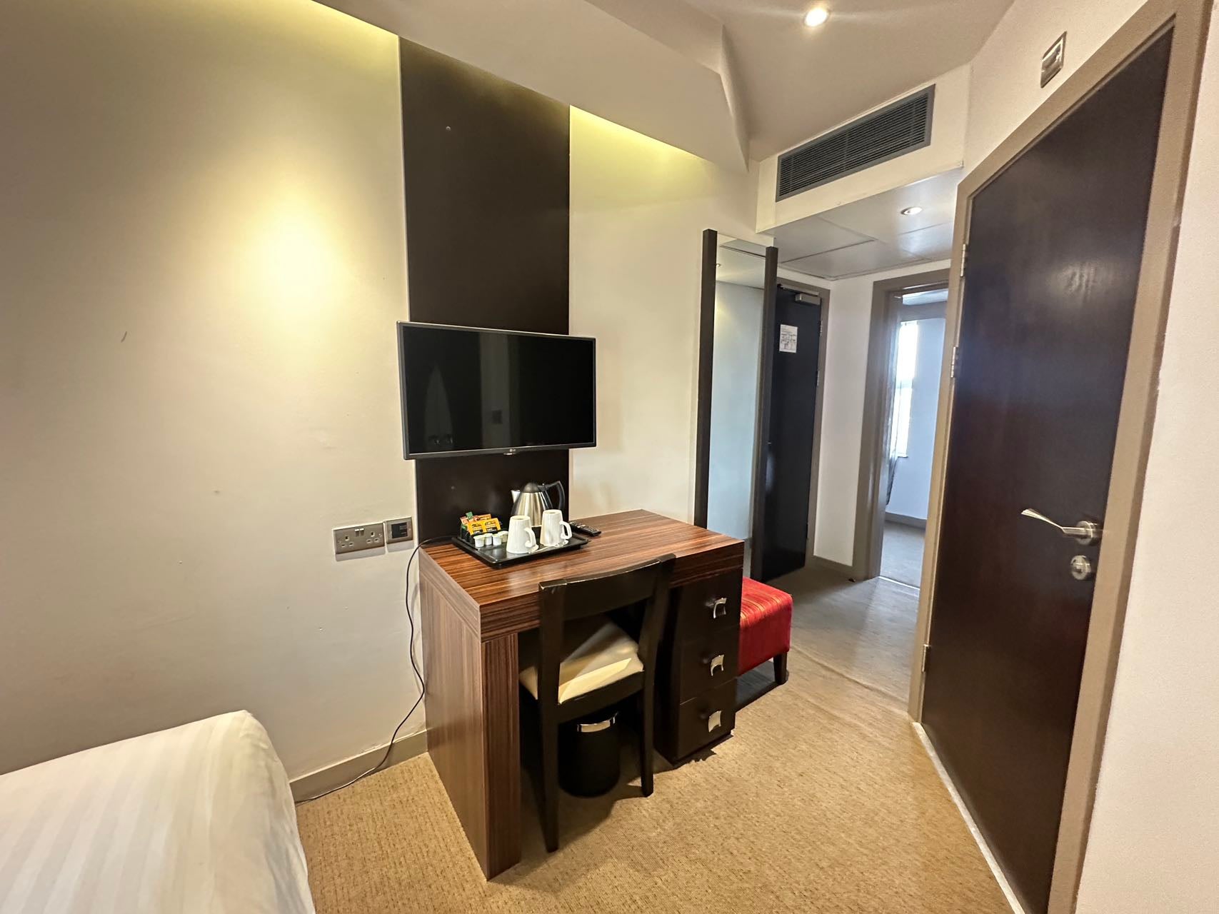 Room Edgware Road in City of Westminster
