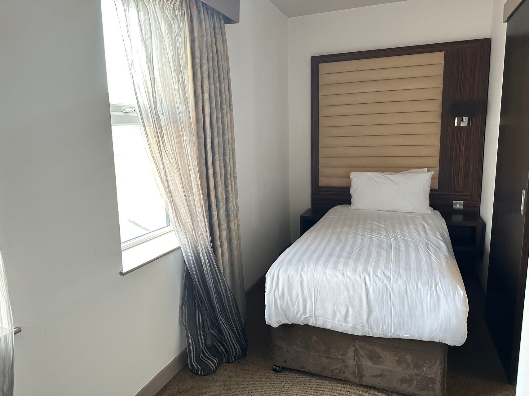 Room Edgware Road in City of Westminster