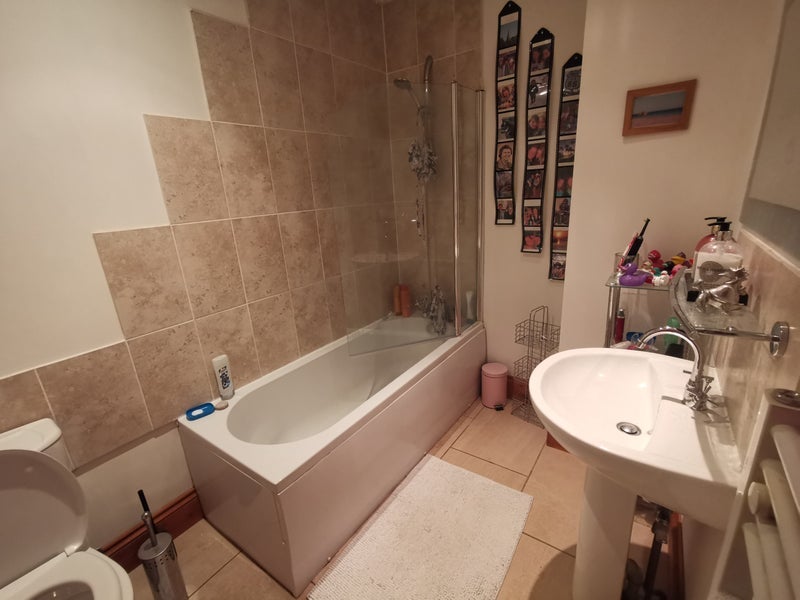 Room Kennington Avenue in Bristol