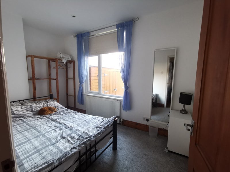 Room Kennington Avenue in Bristol