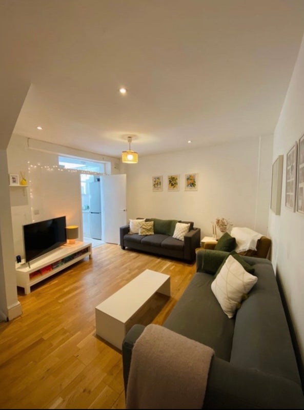 Room Packington Street in Greater London