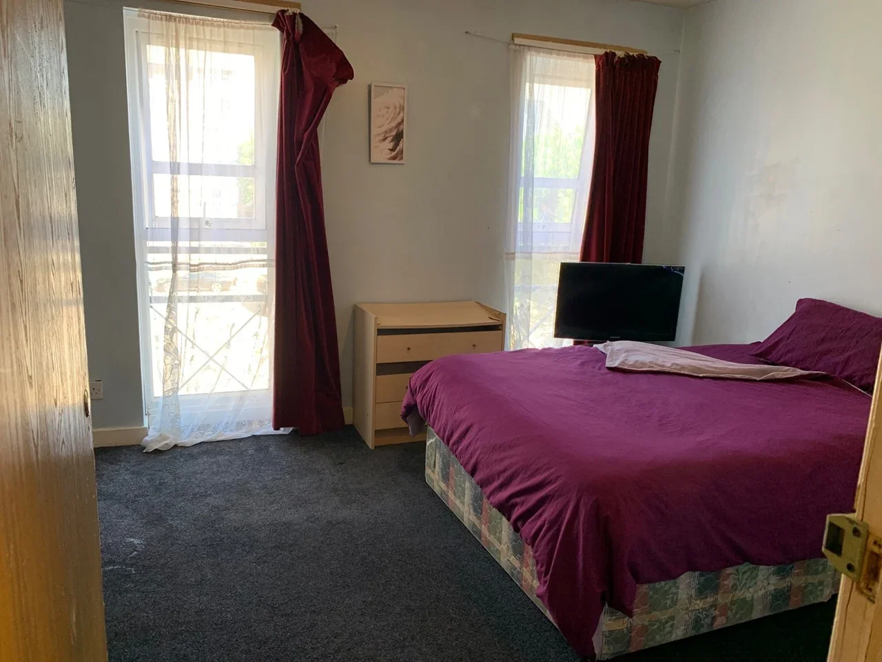 Room Christopher Close in Greater London