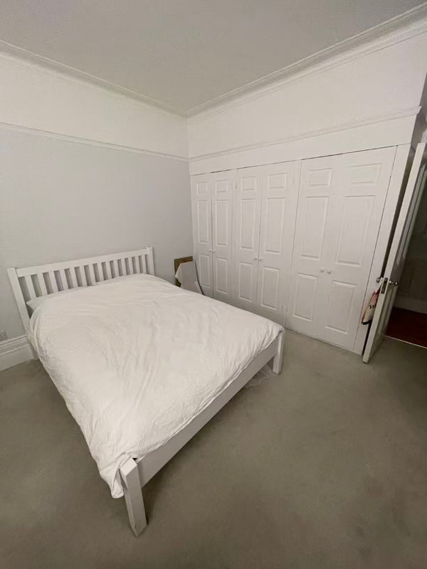 Room Anhalt Road in Greater London