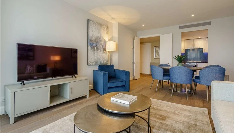 Flat Westferry Circus in Greater London