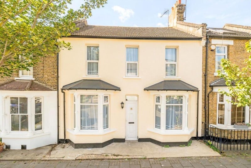 Room Bushberry Road in Greater London