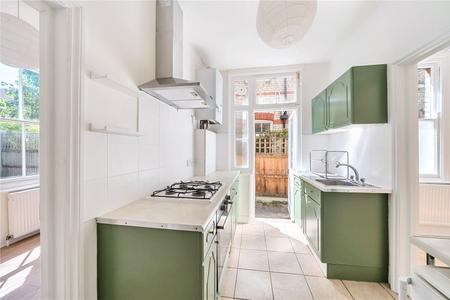 Flat Lyndhurst Road in Greater London