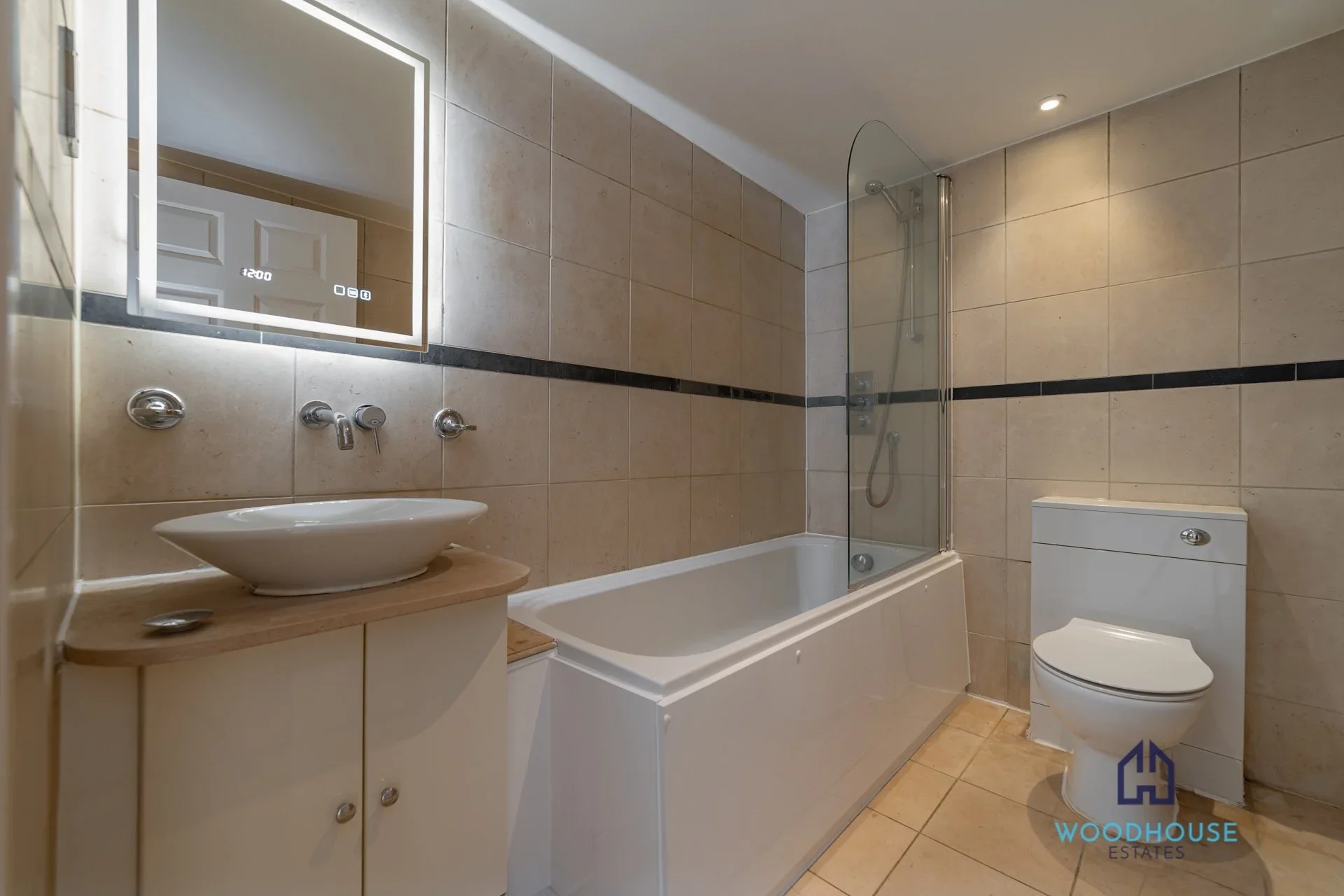 Flat Royal Drive in Greater London