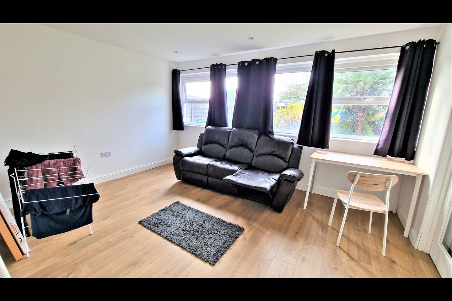 Room Eaton Green Road in Luton