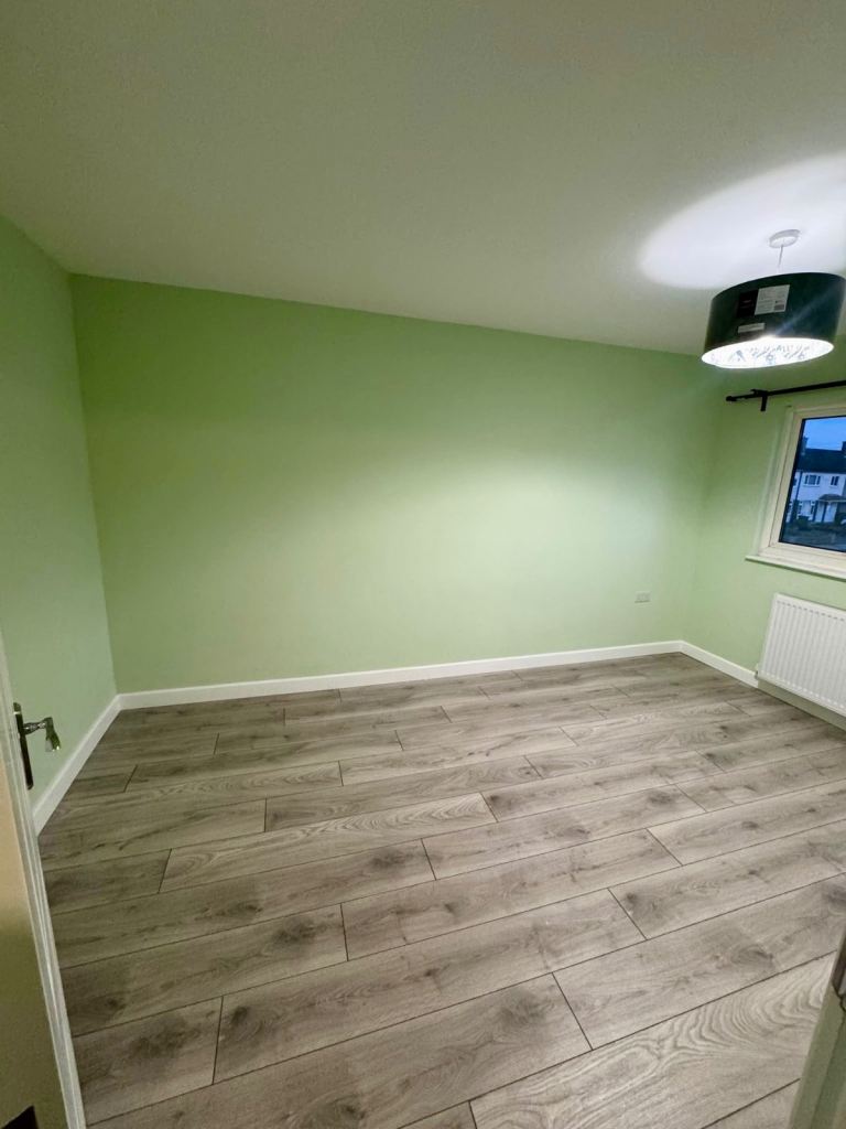 Flat Chelmer Crescent in Greater London