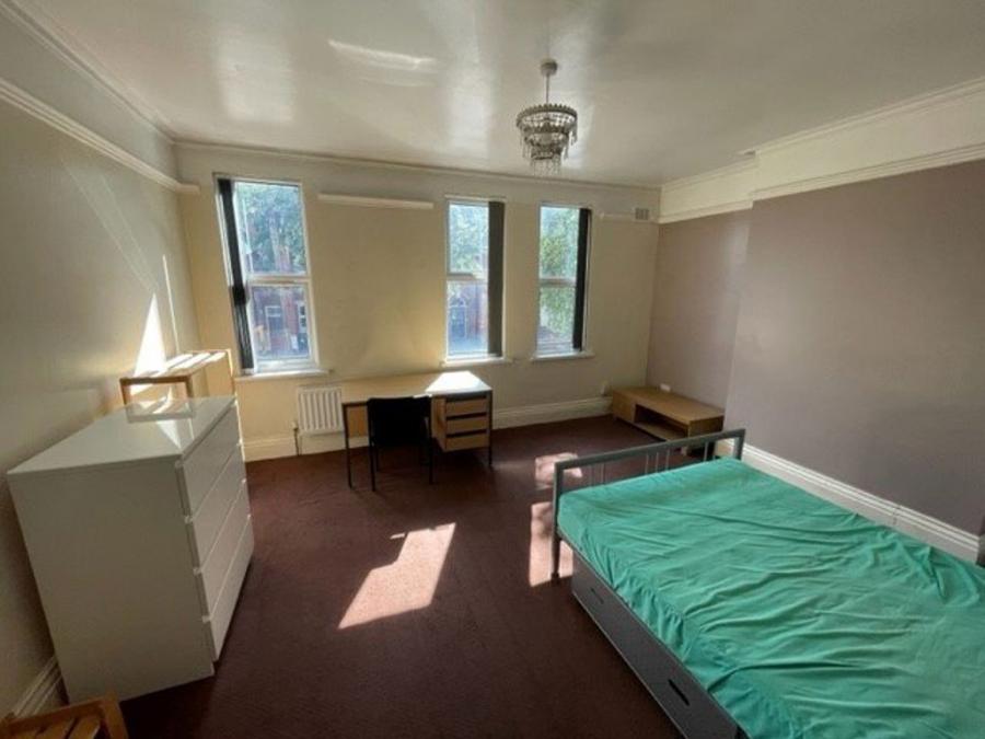 Room Westcotes Drive in Leicester