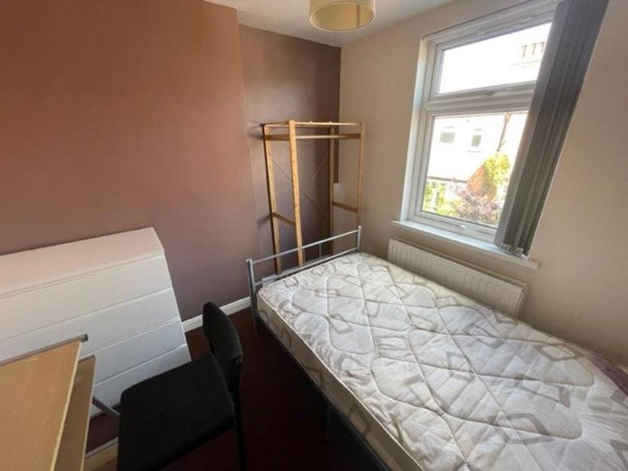 Room Westcotes Drive in Leicester