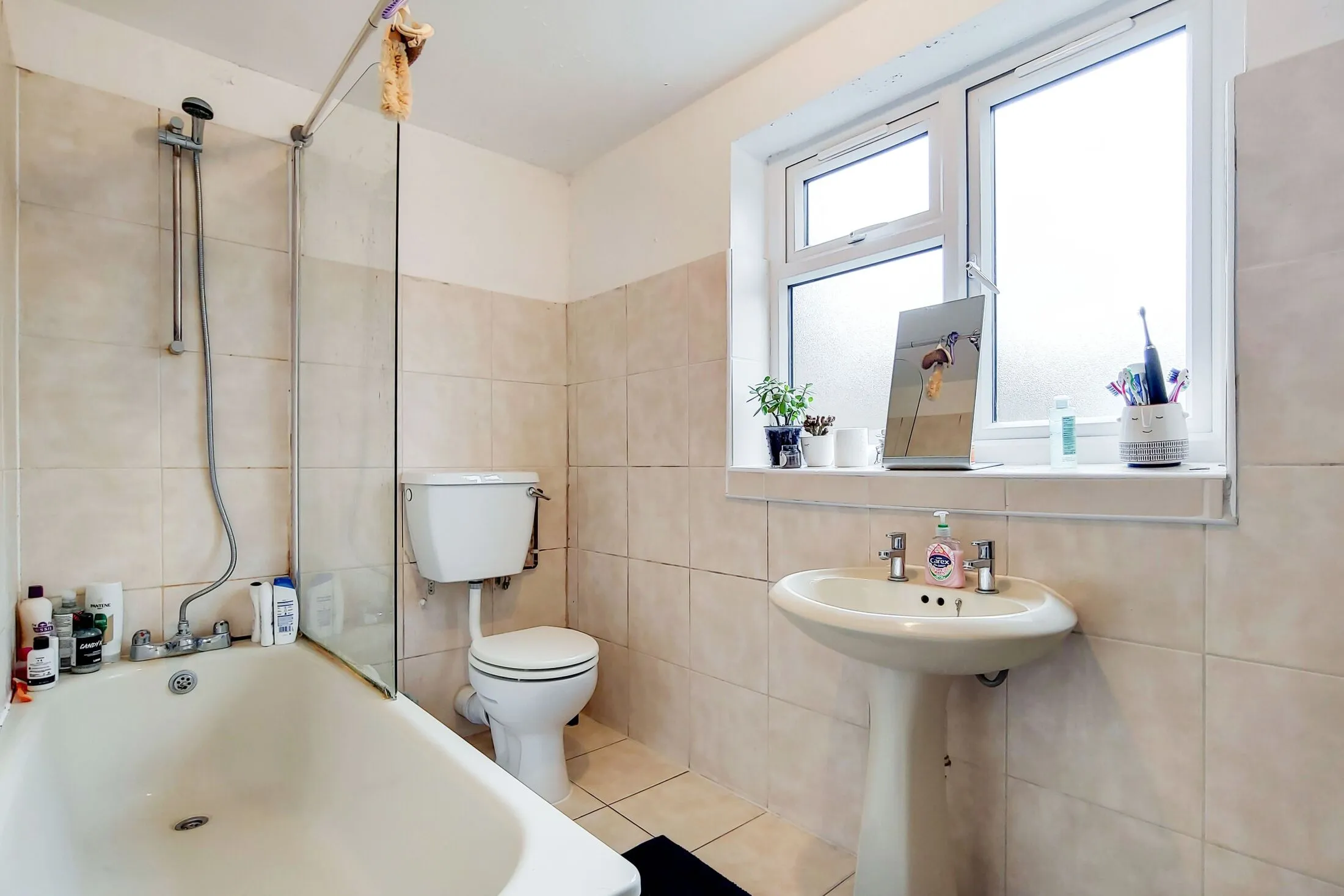 Flat Rectory Road in Greater London