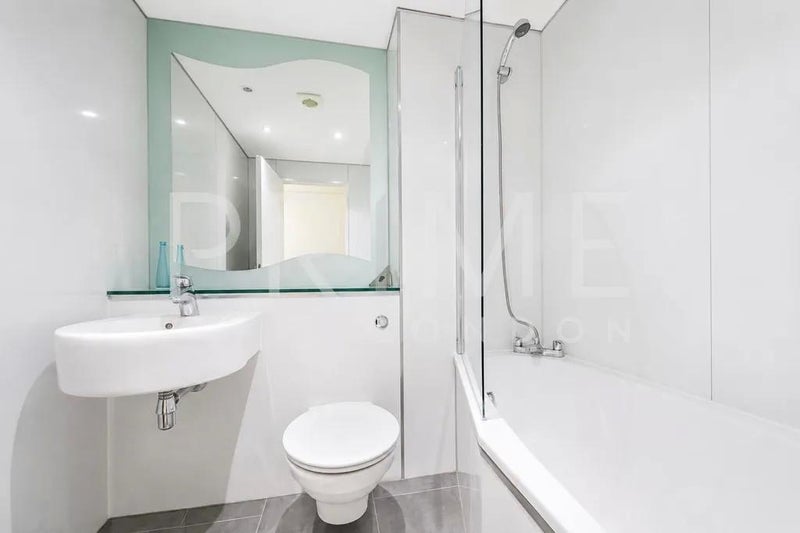 Room Westminster Bridge Road in Greater London
