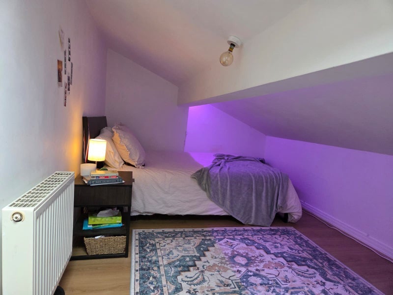 Room Old Forge Road in Greater London