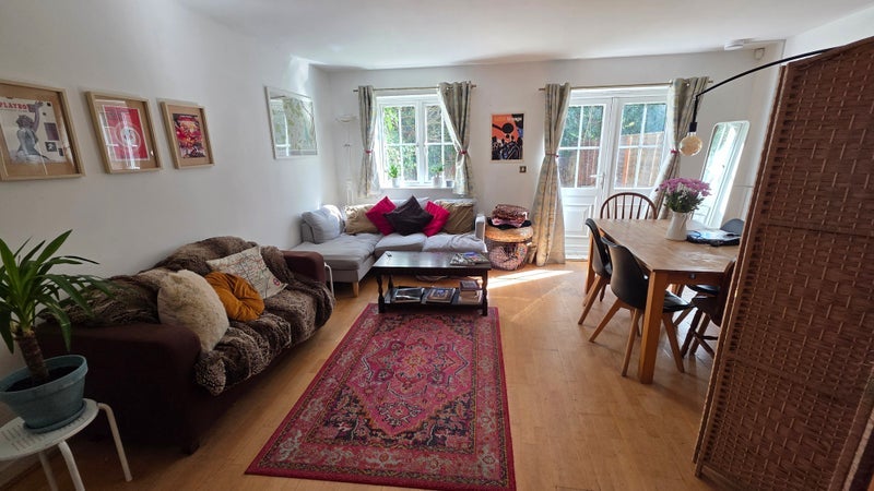 Room Old Forge Road in Greater London