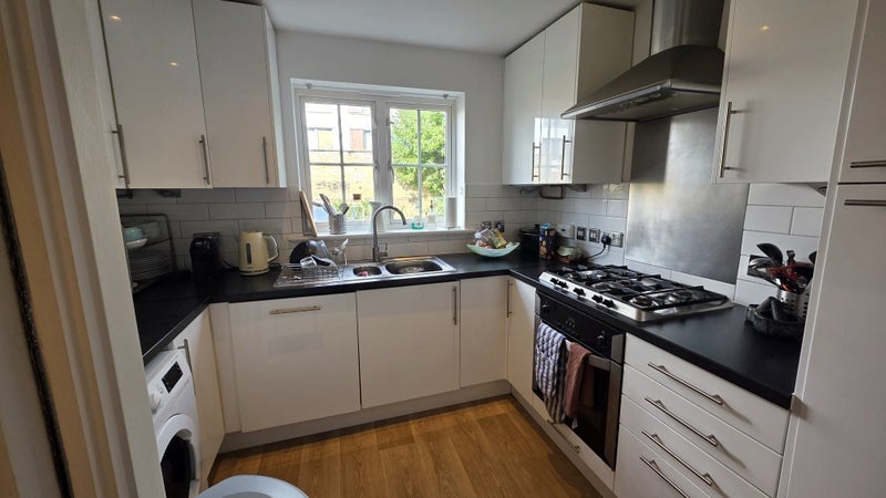 Room Old Forge Road in Greater London