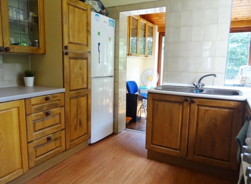 Room Rossington Road in Sheffield