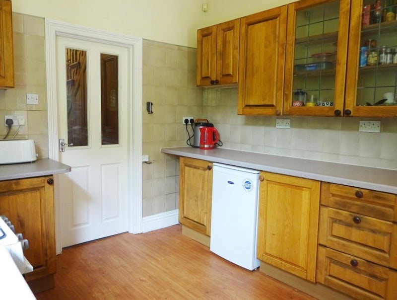Room Rossington Road in Sheffield