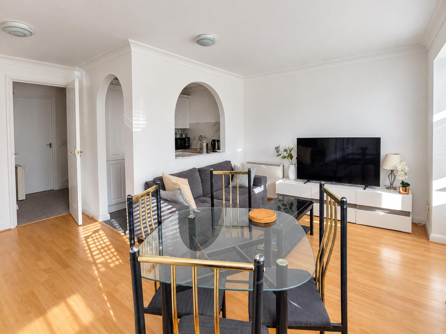 Flat Dorset Mews in Greater London