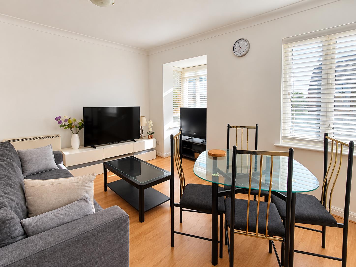 Flat Dorset Mews in Greater London