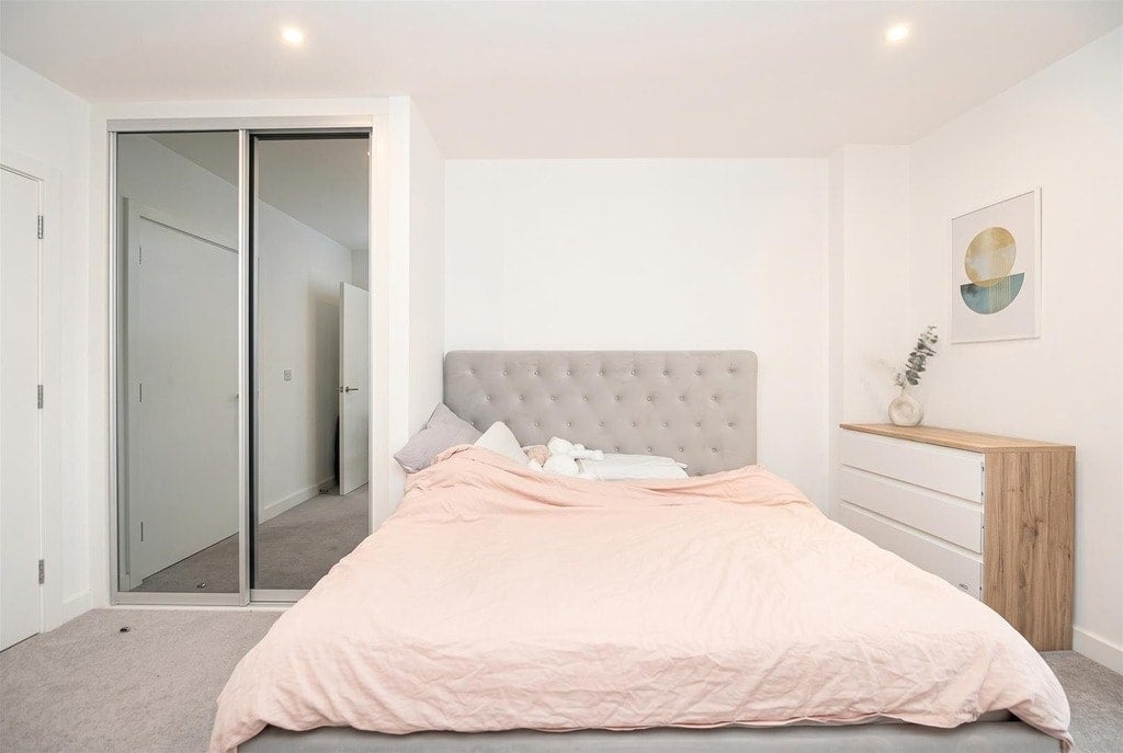 Flat Gillender Street in Greater London