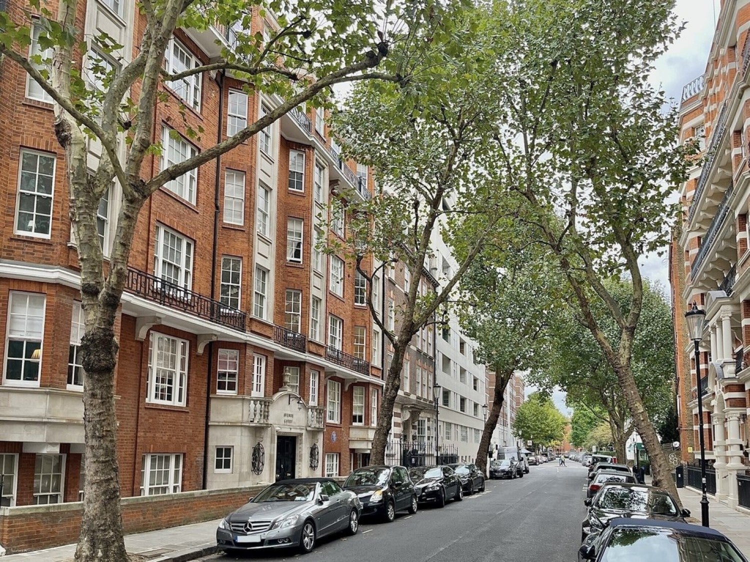 Flat Draycott Avenue in Greater London