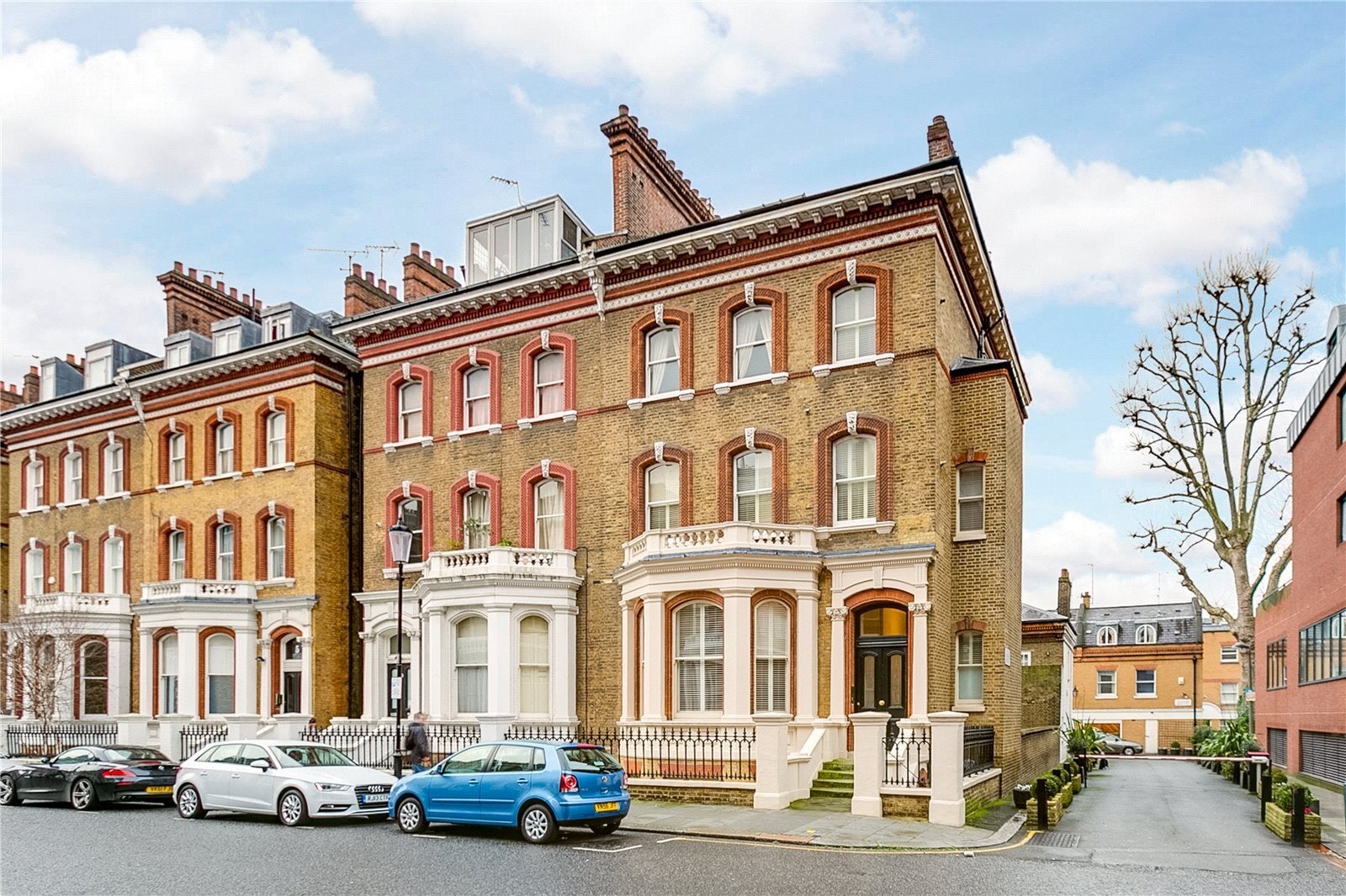 Flat Roland Gardens in Greater London