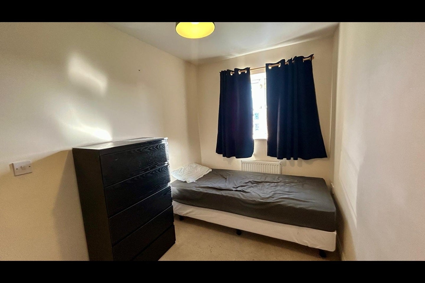 Room Stockmoor Drive in North Petherton