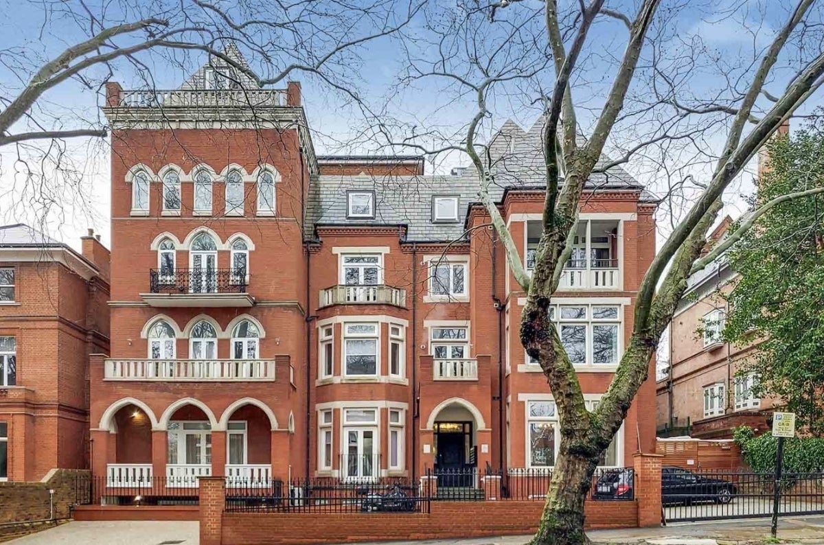 Flat Fitzjohn's Avenue in Greater London