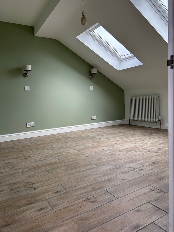 Room High Street in Greater London