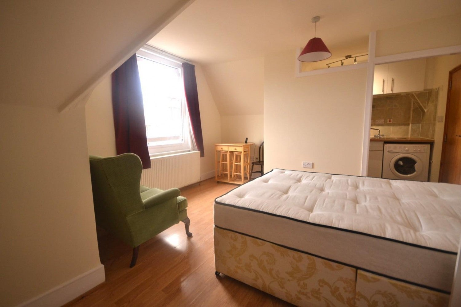Flat Denmark Road in Reading